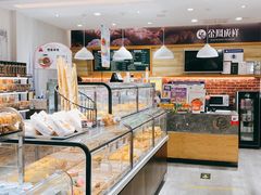面包甜点陈列柜-金凤成祥(东直门现烤面包店)