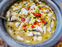 -何哥鲜鱼餐厅(龙湖花园店)