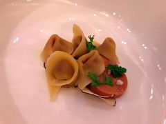 意式鸭肝饺子配牛肉清汤-AZUR聚(香格里拉饭店)