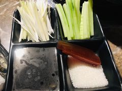 -三人行骨头王火锅(长寿店)
