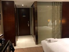 -武汉光谷广场杨家湾地铁站怡程酒店