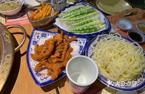 Sesame Twist with Crispy Pork