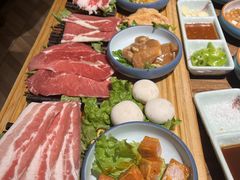 -明洞阿姨·韩式酱蟹烤肉·创意料理(三元桥店)