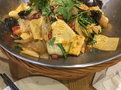 -川乐小镇·炭火蛙锅肥肠鸡(苏州中心店)
