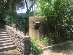 碉堡遗迹-大场体育中心羽毛球馆