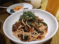 弥渡酸菜凉米线-一坐一忘云南菜(卓悦中心)