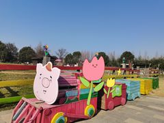-田园东方蜜桃村的田野营地