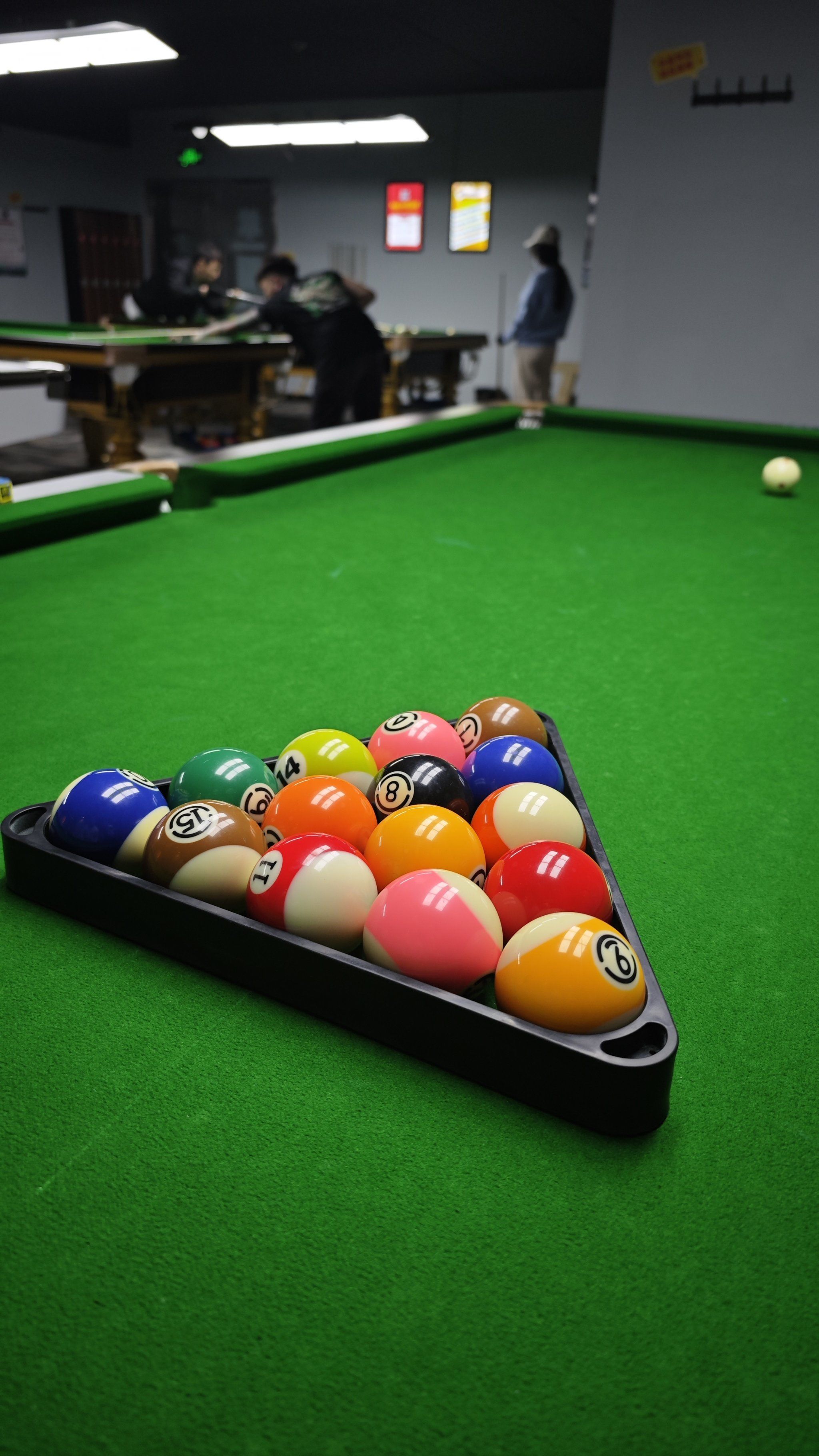 台球爱好者快来撩8台球自助