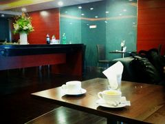 -上海星瀚奔驰4S店(红柳路店)