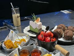 -W COLLECTIVE  DESSERT SHOP
