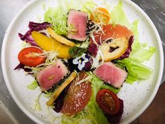轻煎芝麻金枪鱼柚子沙律-FUTURE BAR(岭南天地店)