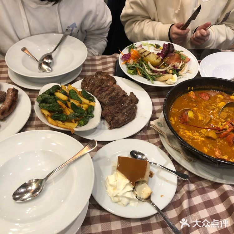 这家店的布丁真的是太美味了，下面是椰子酥
