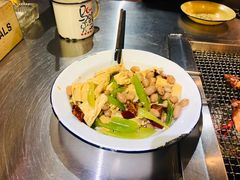 -马路牙子地桌烤肉(工体店)