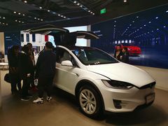 -TESLA 特斯拉(上海太古汇体验店)
