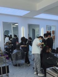 -H·Y HAIR SALON烫发·染发·造型