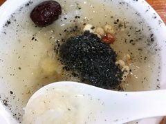 红糖红枣老式银耳八宝粥-红雨少水粉