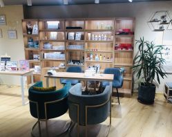 -涂tu指甲日式美甲美睫店