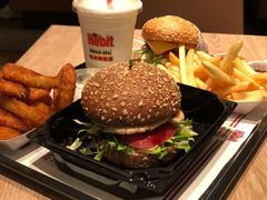 -The Habit Burger Grill 哈比特汉堡(复兴soho店)