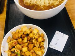 宫爆鸡丁面-鴻瑞興面馆(保利时光里店)