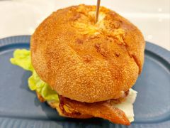 招牌秘制鸡腿堡-必胜客(砂之船中东奥莱店)