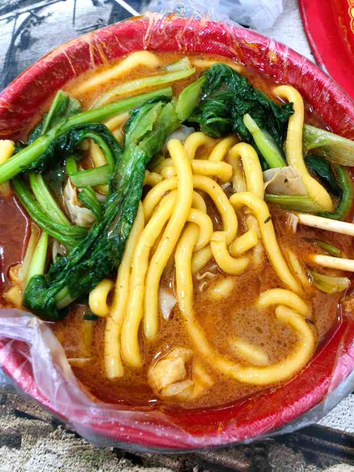 燕子烧烤麻辣烫-"辽源麻辣面的又一代表作燕子,满碗红油但是.