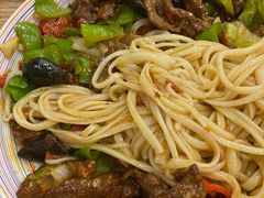 -歹歹的加个面过油肉拌面