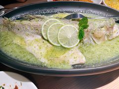 青柠檬鲈鱼-默加东南亚美食(大宁音乐广场店)