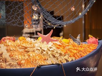 舌尖遇上小龙虾 & 炙烧烤 | 寰宇美食自助晚宴，万荟轩四月