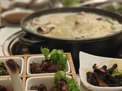 -汤宴·参须肚包鸡(南京路店)