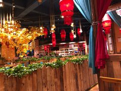 -老滇山寨•云南特色菜•地方菜•民族风情歌舞表演(金碧店)