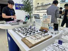 -视野联行眼镜·蔡司·尼康战略合作店(城西银泰店)