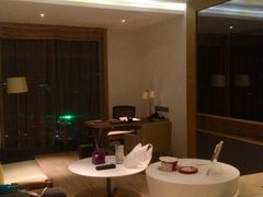 好小好平凡的「非凡套房」-深圳皇庭V酒店