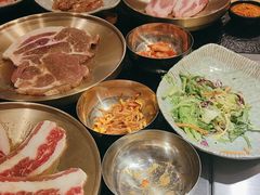 -臻牛烤肉