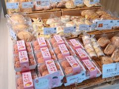 -顶东面包花园·生日蛋糕(世博店)