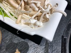 -大匠工房古船木艺术餐厅·猪肚鸡专门店(长白仙岛店)