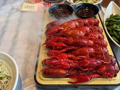 -肥肥虾庄·金牌油焖大虾(汉街SKP店)