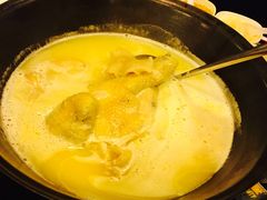 -鲜入围煮花胶鸡海鲜火锅