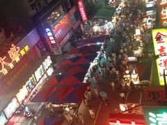 -六合夜市
