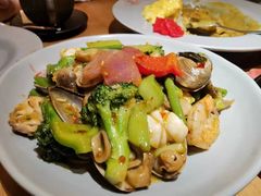 -Lia Cafe Bar Restaurant松山咖啡屋