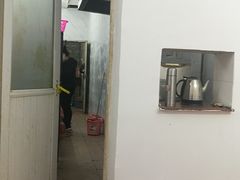 门面-威邵鸡煲(西华路总店)