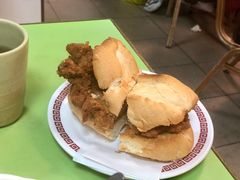 猪扒包-胜利茶餐室