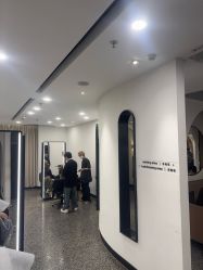 -SWANK SALON