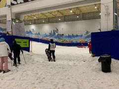 -乔波室内滑雪场