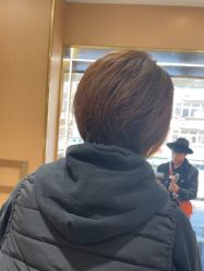 -一東造型烫发染发
