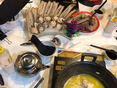 -鲜入围煮花胶鸡海鲜火锅