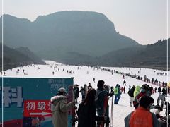 -济南卧虎山滑雪场