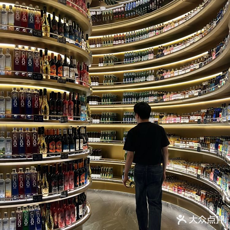 这家餐吧，竟然有沈阳最大的酒廊🤯