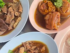-Kha Mu Charoensang(Silom)