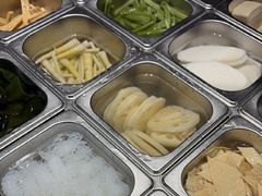 -愉肴麻辣香锅(中山路店)