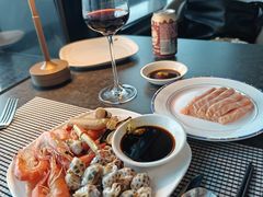 -亚洲国际大酒店·云顶阁旋转自助餐厅